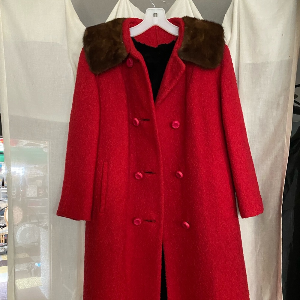 Vintage Red Wool Coat w/Mink fur collar M/L